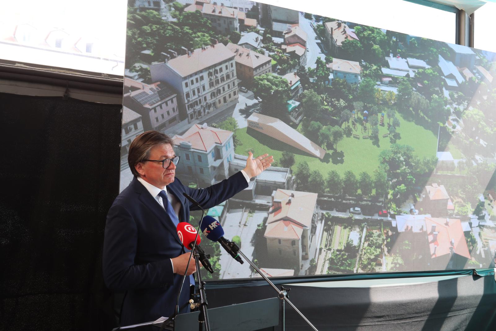 Rijeka: Konferencija za medije Denisa Vukorepe, kandidata HDZ-a za gradonačelnika Rijeka: Konferencija za medije Denisa Vukorepe, kandidata HDZ-a za gradonačelnika