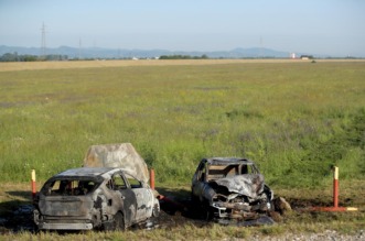Zagreb: Policijski očevid uz dva zapaljena automobila u Odranskom Obrežu