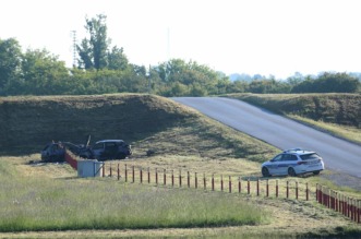 Zagreb: Policijski očevid uz dva zapaljena automobila u Odranskom Obrežu