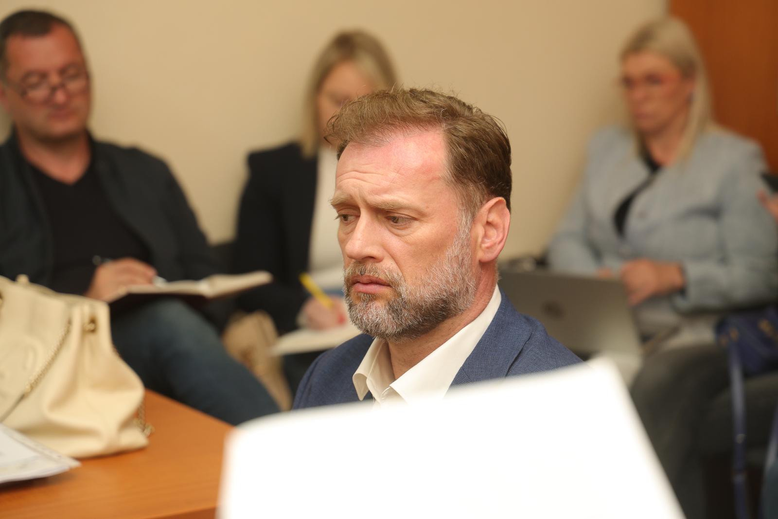 U Vinkovcima započelo suđenje Mariju Banožiću za izazivanje prometne nesreće u kojoj je poginula jedna osoba U Vinkovcima započelo suđenje Mariju Banožiću za izazivanje prometne nesreće u kojoj je poginula jedna osoba