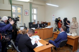 U Vinkovcima započelo suđenje Mariju Banožiću za izazivanje prometne nesreće u kojoj je poginula jedna osoba U Vinkovcima započelo suđenje Mariju Banožiću za izazivanje prometne nesreće u kojoj je poginula jedna osoba