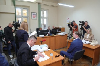 U Vinkovcima započelo suđenje Mariju Banožiću za izazivanje prometne nesreće u kojoj je poginula jedna osoba U Vinkovcima započelo suđenje Mariju Banožiću za izazivanje prometne nesreće u kojoj je poginula jedna osoba