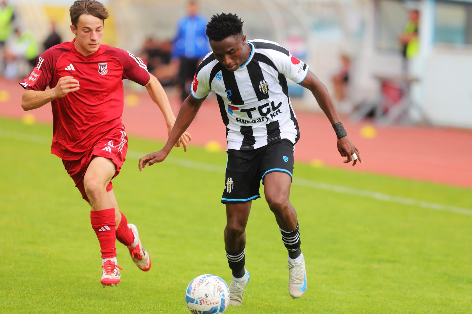 Rijeka: Utakmica između NK Opatije i NK Sesveta.