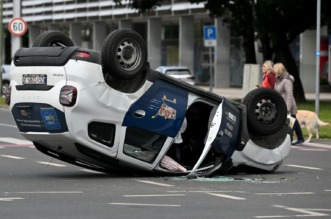 Zagreb: Prometna nesreća dva automobila, jedan  završio na krovu