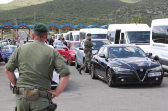 Navijači Rijeke na izlazu Dugopolje uz policijsku pratnju nastavljaju prema Poljudu Navijači Rijeke na izlazu Dugopolje uz policijsku pratnju nastavljaju prema Poljudu