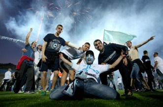 ARHIVA – 2017. Rijeka: Navija?i utr?ali u teren i s igra?ima proslavili povijesni naslov prvaka Hrvatske