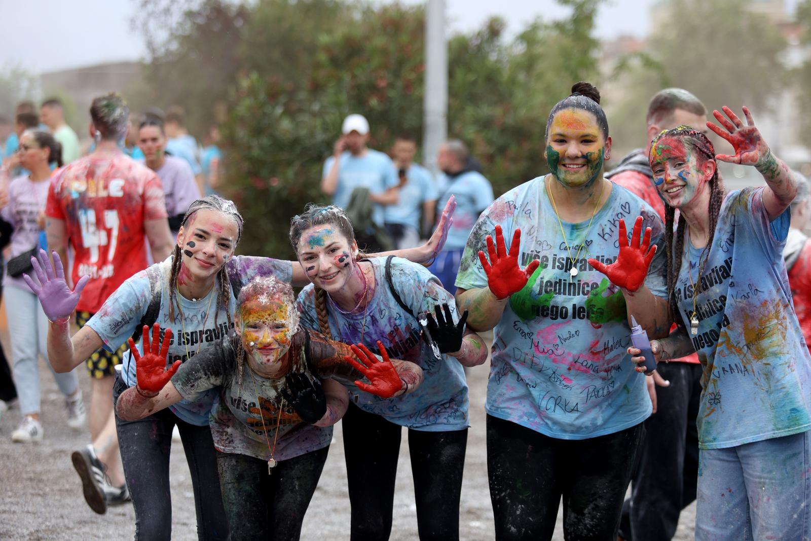 Rijeka: Maturanti srednjih škola širom grada slave kraj srednjoškolskog obrazovanja Rijeka: Maturanti srednjih škola širom grada slave kraj srednjoškolskog obrazovanja