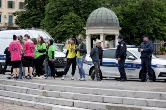 Rijeka: Maturanti srednjih škola širom grada slave kraj srednjoškolskog obrazovanja Rijeka: Maturanti srednjih škola širom grada slave kraj srednjoškolskog obrazovanja