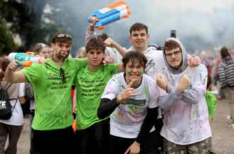 Rijeka: Maturanti srednjih škola širom grada slave kraj srednjoškolskog obrazovanja Rijeka: Maturanti srednjih škola širom grada slave kraj srednjoškolskog obrazovanja