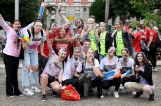 Rijeka: Maturanti srednjih škola širom grada slave kraj srednjoškolskog obrazovanja Rijeka: Maturanti srednjih škola širom grada slave kraj srednjoškolskog obrazovanja