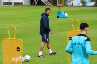 Rijeka: Navijači na treningu nogometaša Rijeke Rijeka: Navijači na treningu nogometaša Rijeke