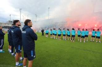 Rijeka: Navijači na treningu nogometaša Rijeke Rijeka: Navijači na treningu nogometaša Rijeke