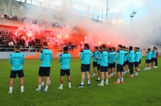 Rijeka: Navijači na treningu nogometaša Rijeke Rijeka: Navijači na treningu nogometaša Rijeke