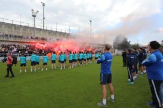 Rijeka: Navijači na treningu nogometaša Rijeke Rijeka: Navijači na treningu nogometaša Rijeke