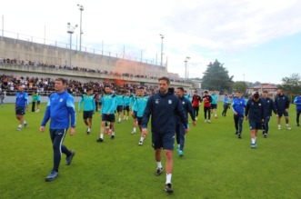 Rijeka: Navijači na treningu nogometaša Rijeke Rijeka: Navijači na treningu nogometaša Rijeke