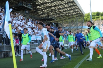 Rijeka zabija prvi gol u susretu s Belupom, slavlje na terenu