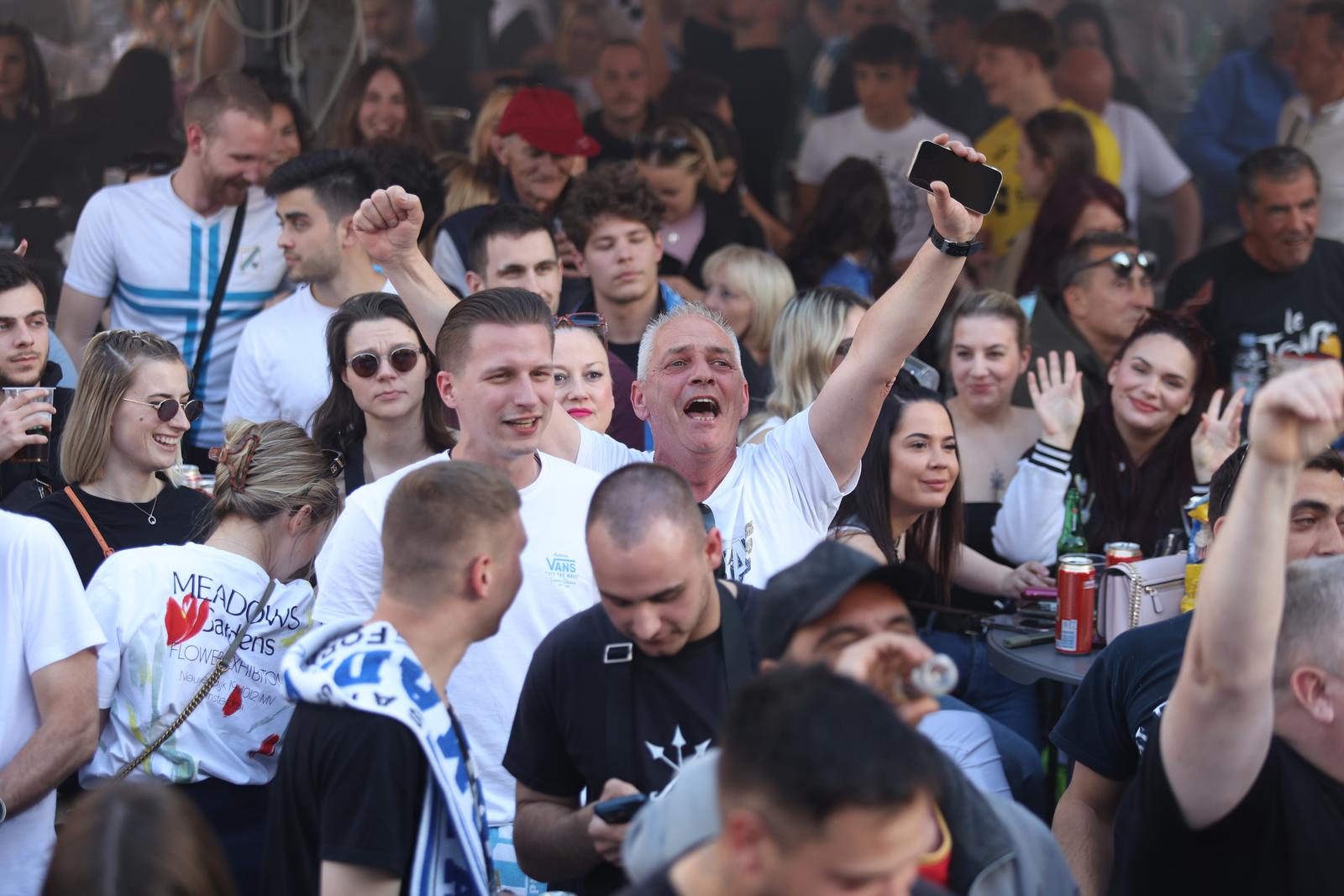 Rijeka: Tisuće navijača HNK Rijeke na Korzu slavi osvajanje prvenstva Hrvatske Rijeka: Tisuće navijača HNK Rijeke na Korzu slavi osvajanje prvenstva Hrvatske