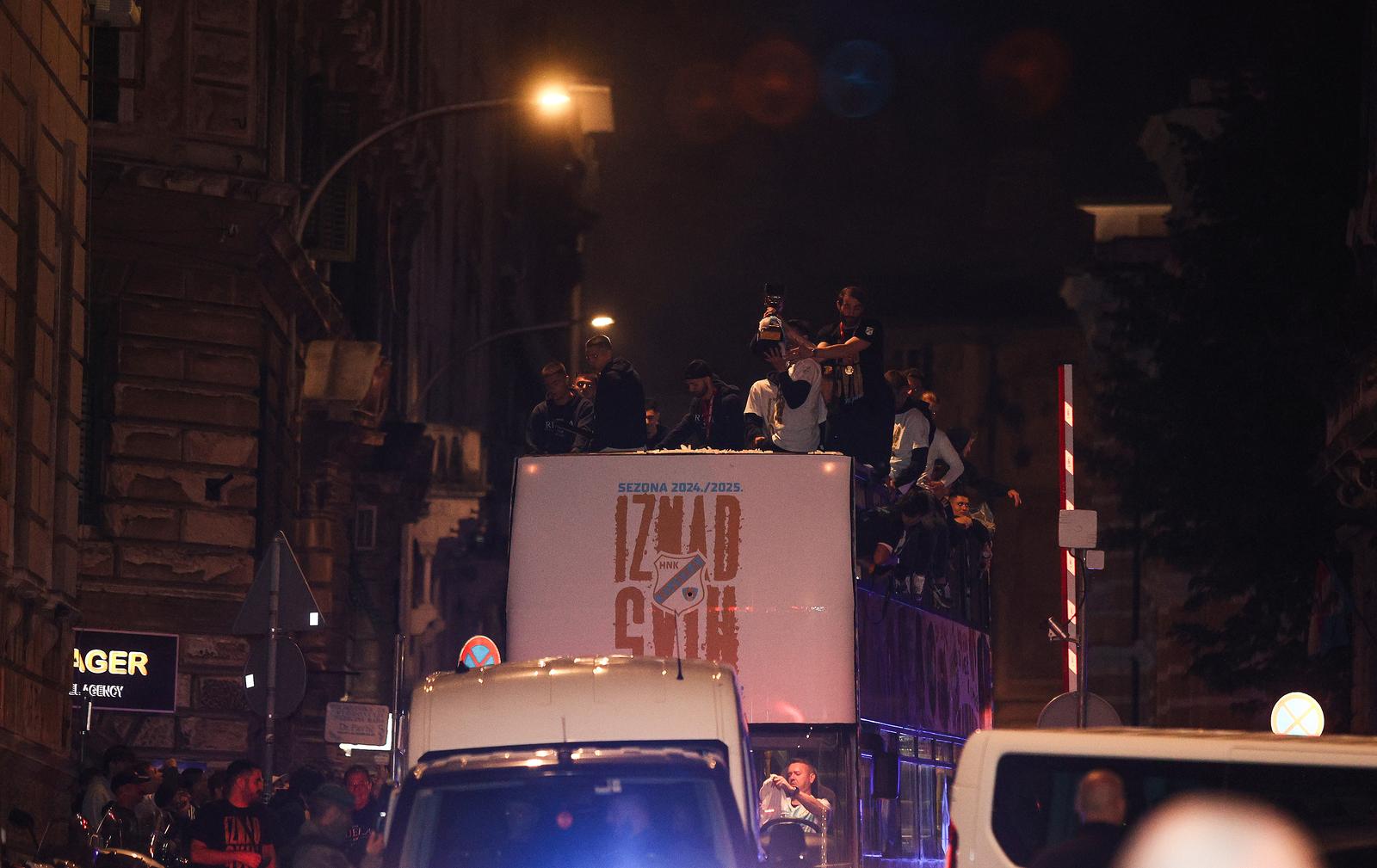 Igrači HNK Rijeka s navijačima na Korzu proslavili osvajanje prvenstva Hrvatske