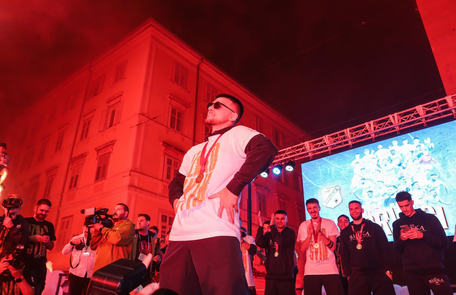 Igrači HNK Rijeka s navijačima na Korzu proslavili osvajanje prvenstva Hrvatske