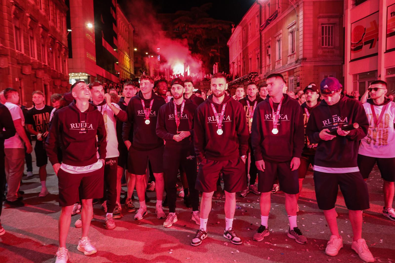 Igrači HNK Rijeka s navijačima na Korzu proslavili osvajanje prvenstva Hrvatske