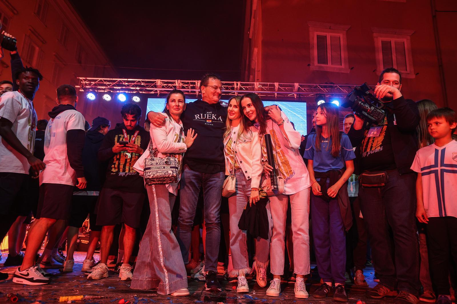 Igrači HNK Rijeka s navijačima na Korzu proslavili osvajanje prvenstva Hrvatske