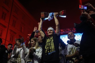 Igrači HNK Rijeka s navijačima na Korzu proslavili osvajanje prvenstva Hrvatske