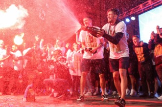 Igrači HNK Rijeka s navijačima na Korzu proslavili osvajanje prvenstva Hrvatske