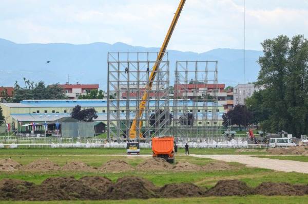 Zagreb: Radovi na Hipodromu za koncert Marka Perkovića Thompsona