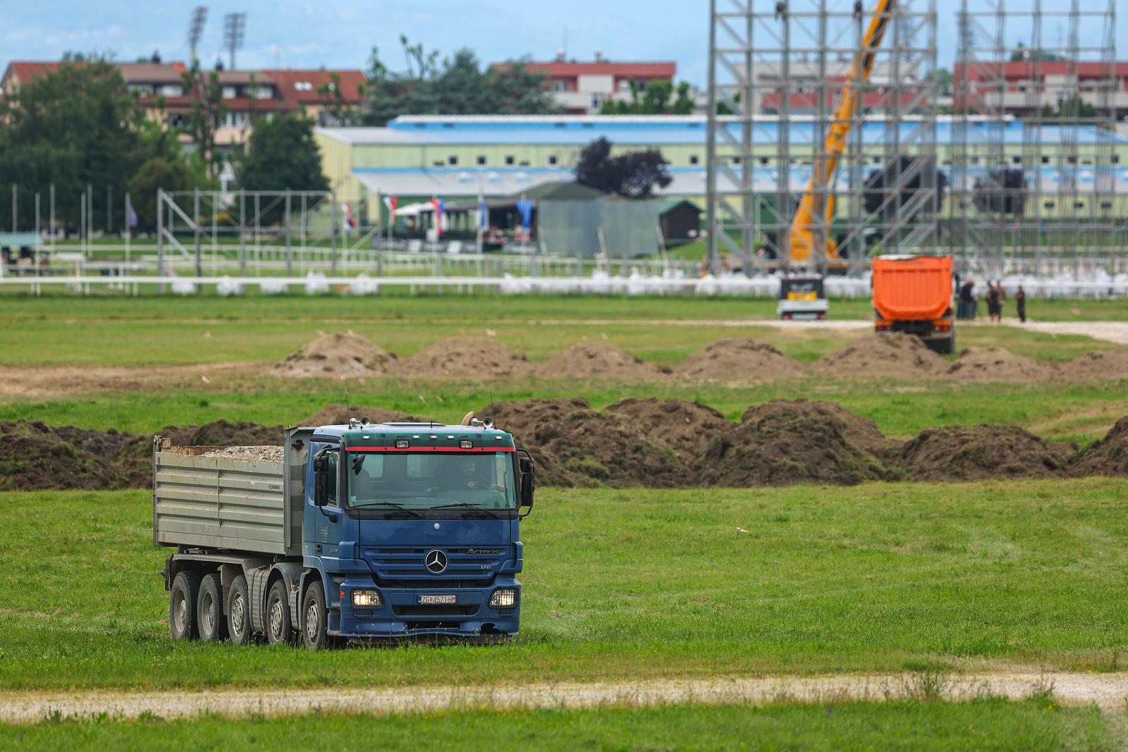 Zagreb: Radovi na Hipodromu za koncert Marka Perkovića Thompsona