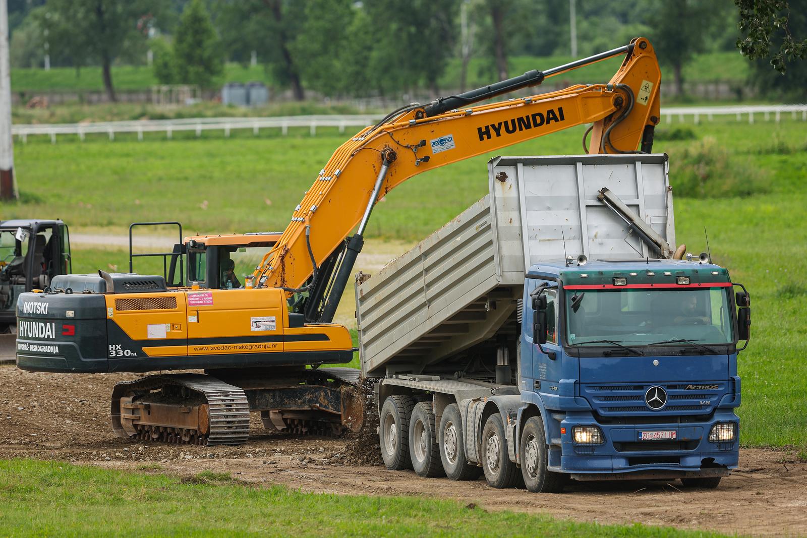 Zagreb: Radovi na Hipodromu za koncert Marka Perkovića Thompsona