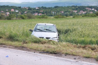 Sinj: Prometna nesreća na cesti Sinj – Otok, ozlijeđeno pet osoba Sinj: Prometna nesreća na cesti Sinj – Otok, ozlijeđeno pet osoba