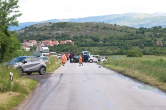 Sinj: Prometna nesreća na cesti Sinj – Otok, ozlijeđeno pet osoba Sinj: Prometna nesreća na cesti Sinj – Otok, ozlijeđeno pet osoba