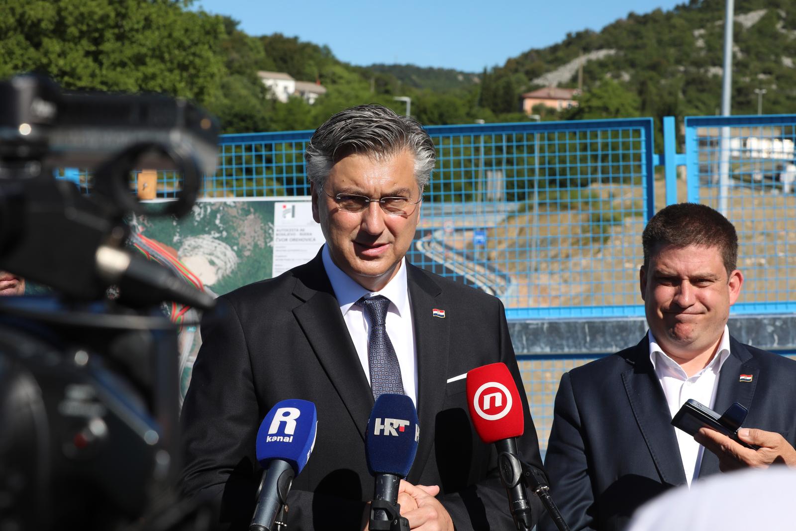 Rijeka: Premijer Plenković i ministar Butković obišli novi vijadukt na čvoru Orehovica Rijeka: Premijer Plenković i ministar Butković obišli novi vijadukt na čvoru Orehovica