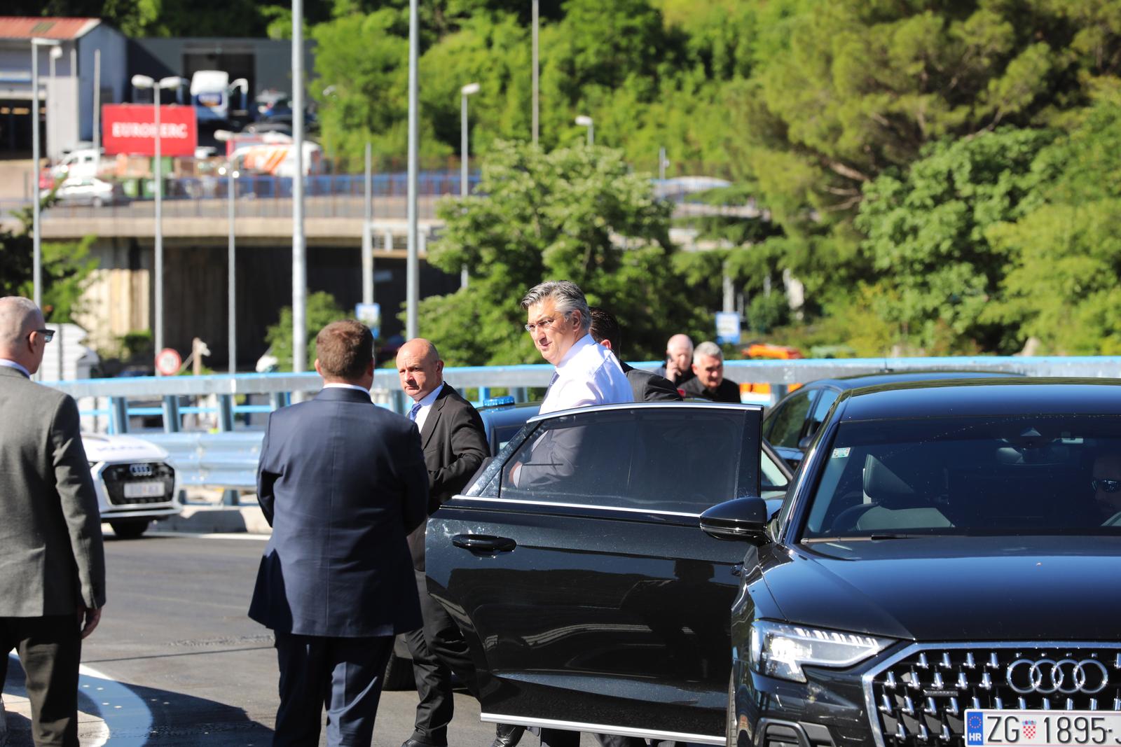 Rijeka: Premijer Plenković i ministar Butković obišli novi vijadukt na čvoru Orehovica Rijeka: Premijer Plenković i ministar Butković obišli novi vijadukt na čvoru Orehovica