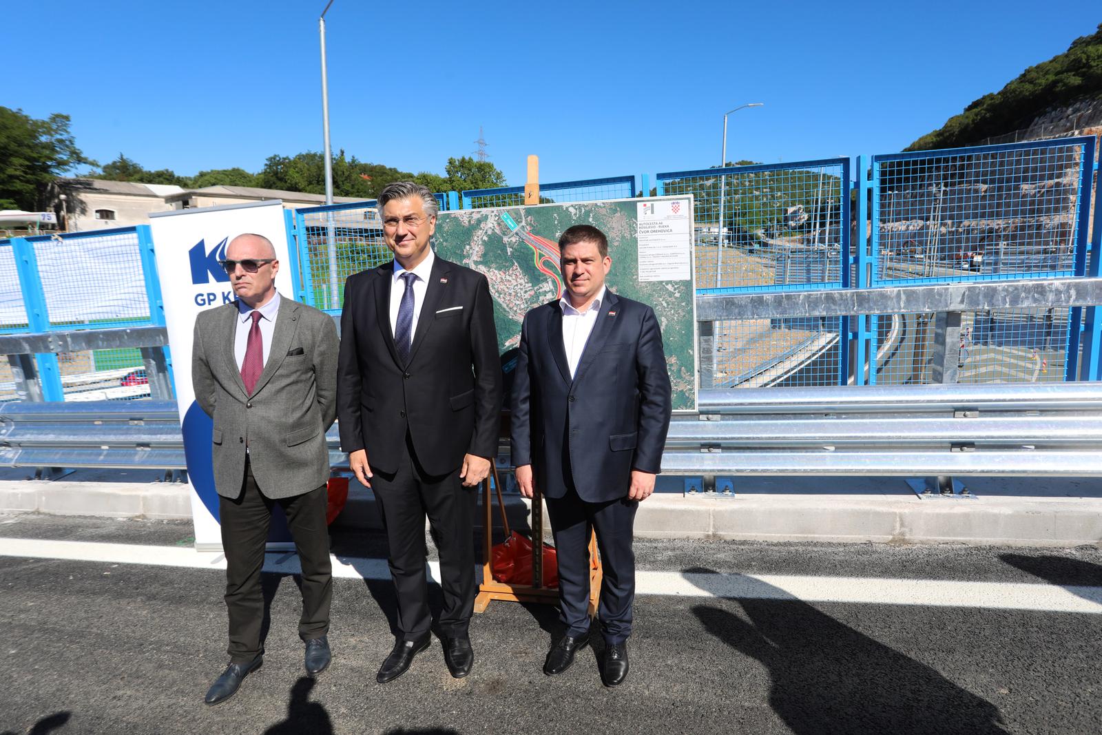 Rijeka: Premijer Plenković i ministar Butković obišli novi vijadukt na čvoru Orehovica Rijeka: Premijer Plenković i ministar Butković obišli novi vijadukt na čvoru Orehovica