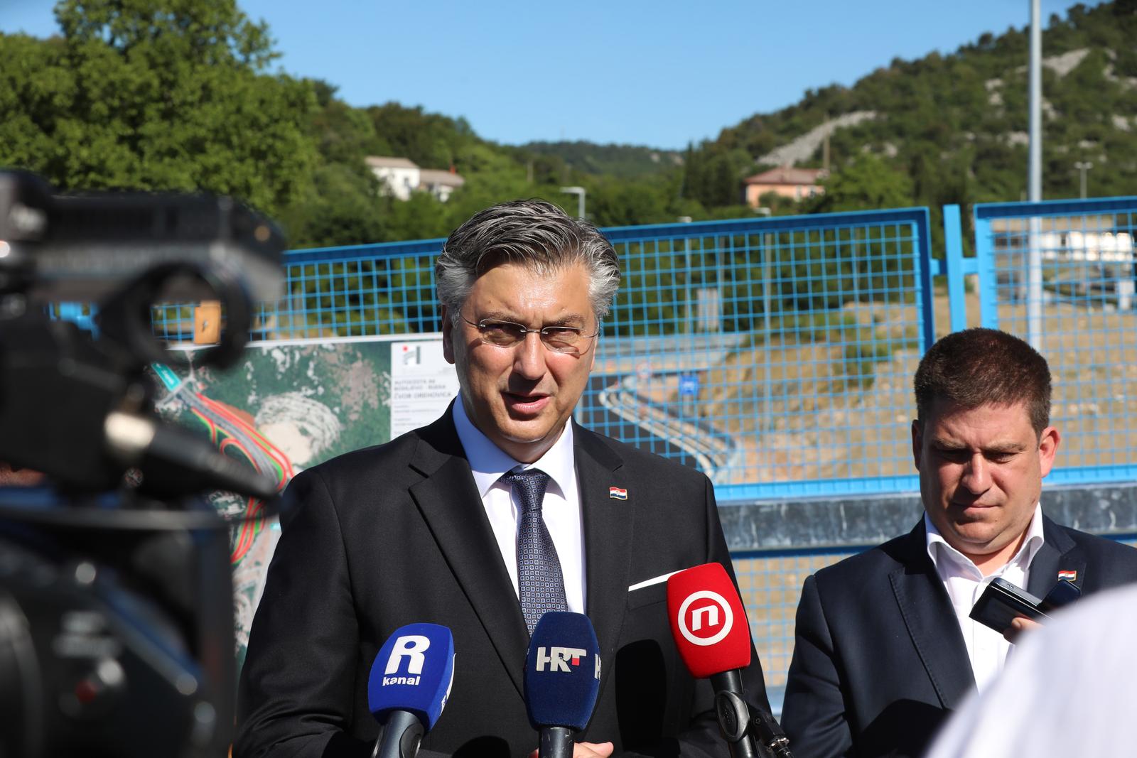 Rijeka: Premijer Plenković i ministar Butković obišli novi vijadukt na čvoru Orehovica Rijeka: Premijer Plenković i ministar Butković obišli novi vijadukt na čvoru Orehovica
