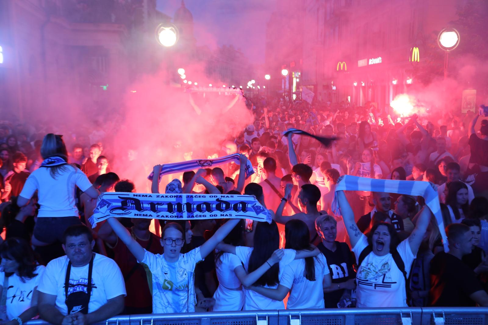 Rijeka: Navijači na Korzu slave osvajanje Hrvatskog nogometnog kupa Rijeka: Navijači na Korzu slave osvajanje Hrvatskog nogometnog kupa