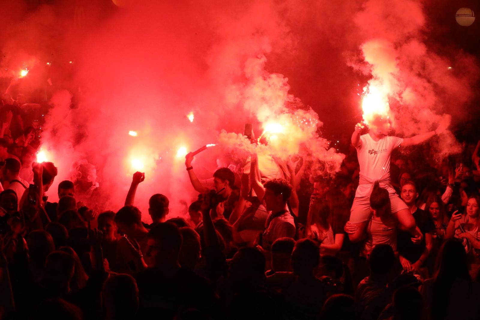 Rijeka: Navijači na Korzu slave osvajanje Hrvatskog nogometnog kupa Rijeka: Navijači na Korzu slave osvajanje Hrvatskog nogometnog kupa