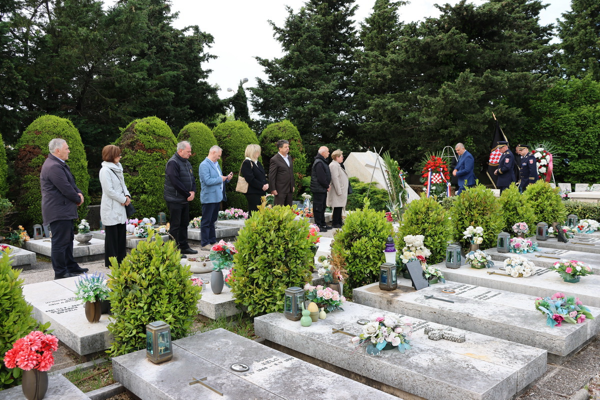 Polaganje-vijenaca-20.-godina-ZUDR-PGZ-4