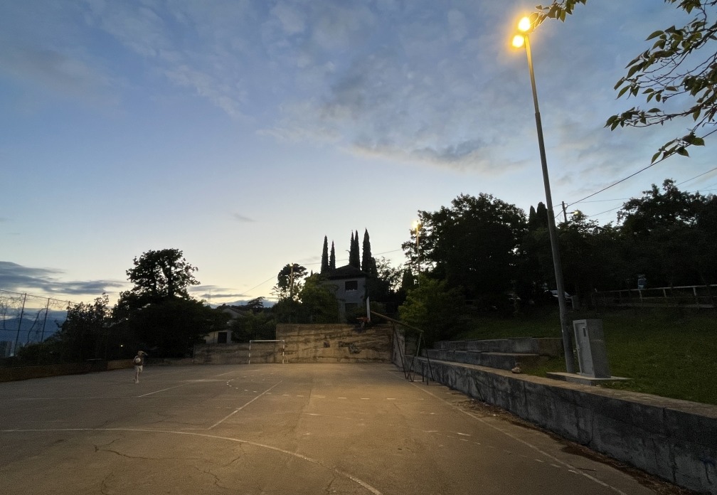 Reflektori-Jelusicevo-igraliste Reflektori-Jelusicevo-igraliste