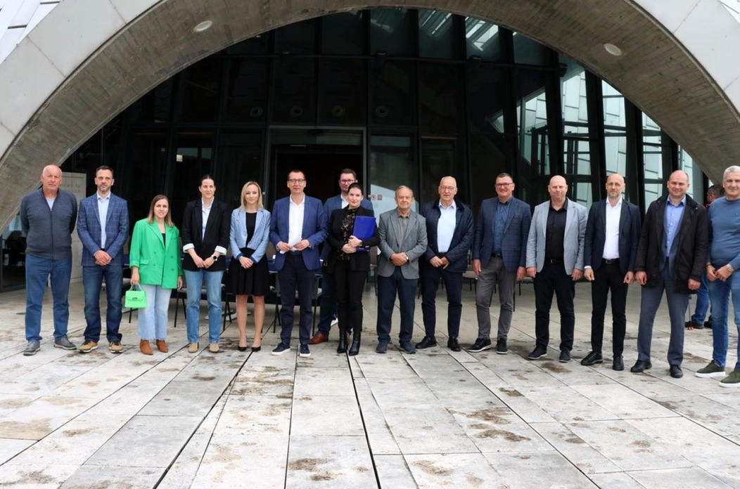 Ugovor-za-sabirnu-cestu-za-Islamski-centar-1 Ugovor-za-sabirnu-cestu-za-Islamski-centar-1