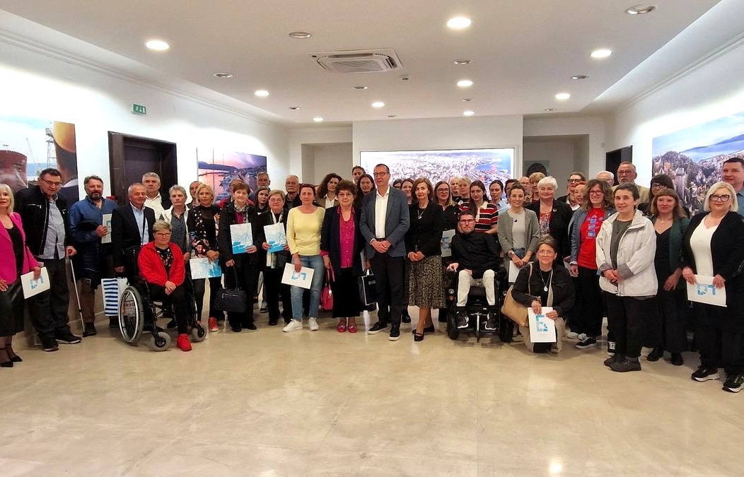 Urucenje-ugovora-za-udruge-u-zdravstvu-i-socijalnoj-skrbi-4 Urucenje-ugovora-za-udruge-u-zdravstvu-i-socijalnoj-skrbi-4