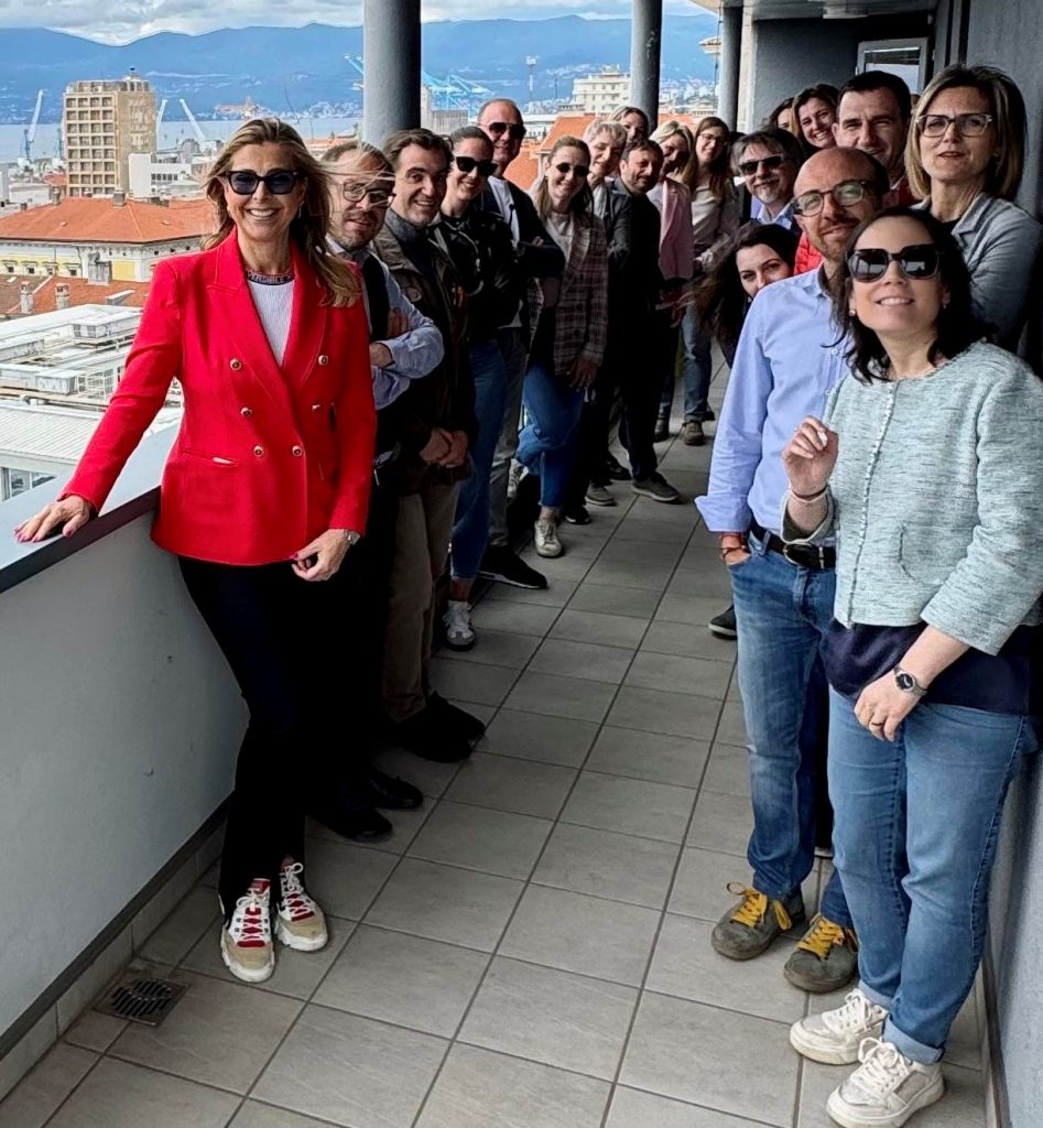 group-photo-4-947×1024 group-photo-4-947×1024