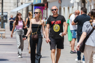 _65A6870-4 _65A6870-4