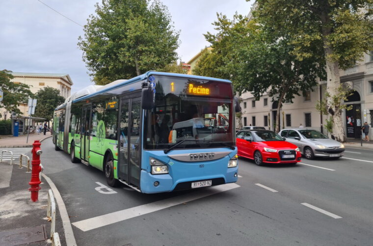 Autobus-Autotroleja-1200×800