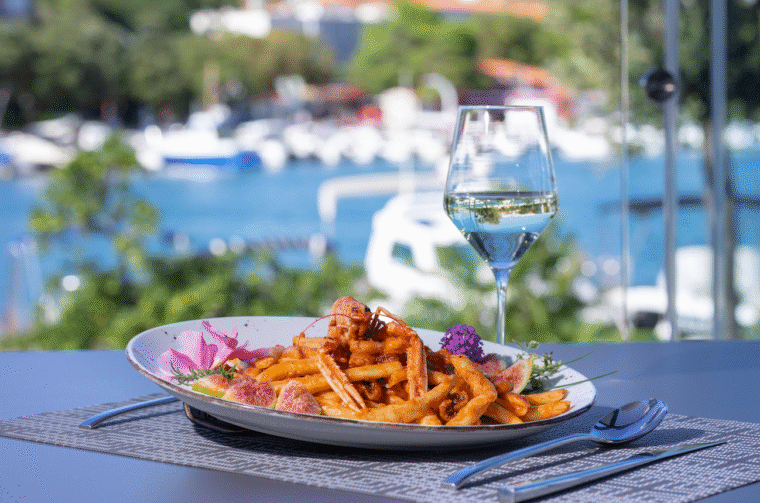 Harbour Luka Tabako