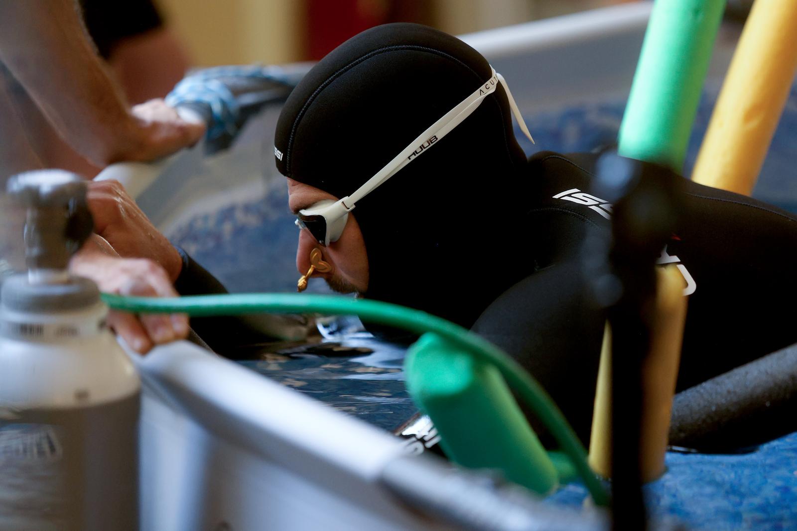 Rijeka: Svjetski rekord Vitomira Maričića, zadržao dah pod vodom 29 minuta i tri sekunde Rijeka: Svjetski rekord Vitomira Maričića, zadržao dah pod vodom 29 minuta i tri sekunde