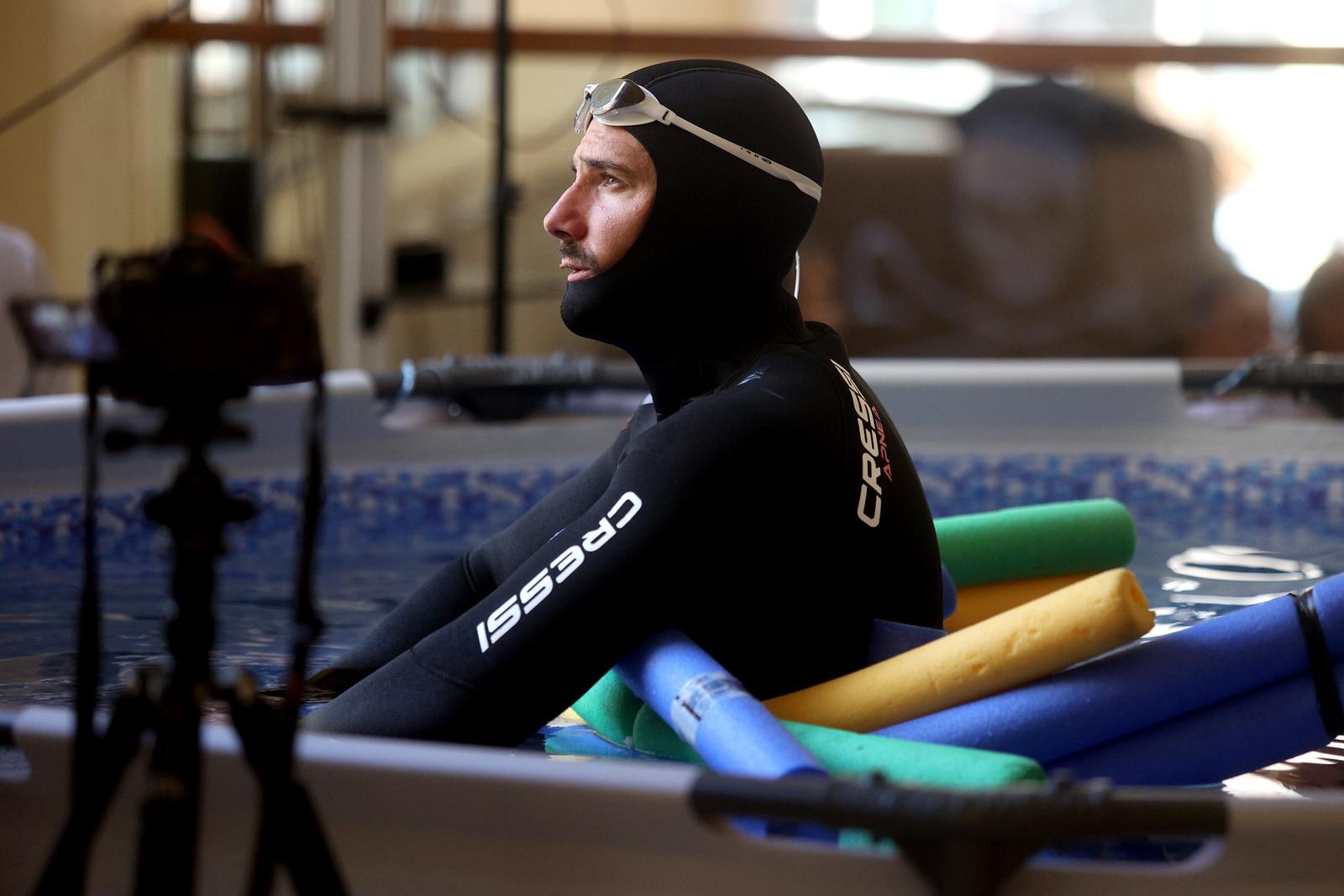 Rijeka: Svjetski rekord Vitomira Maričića, zadržao dah pod vodom 29 minuta i tri sekunde Rijeka: Svjetski rekord Vitomira Maričića, zadržao dah pod vodom 29 minuta i tri sekunde