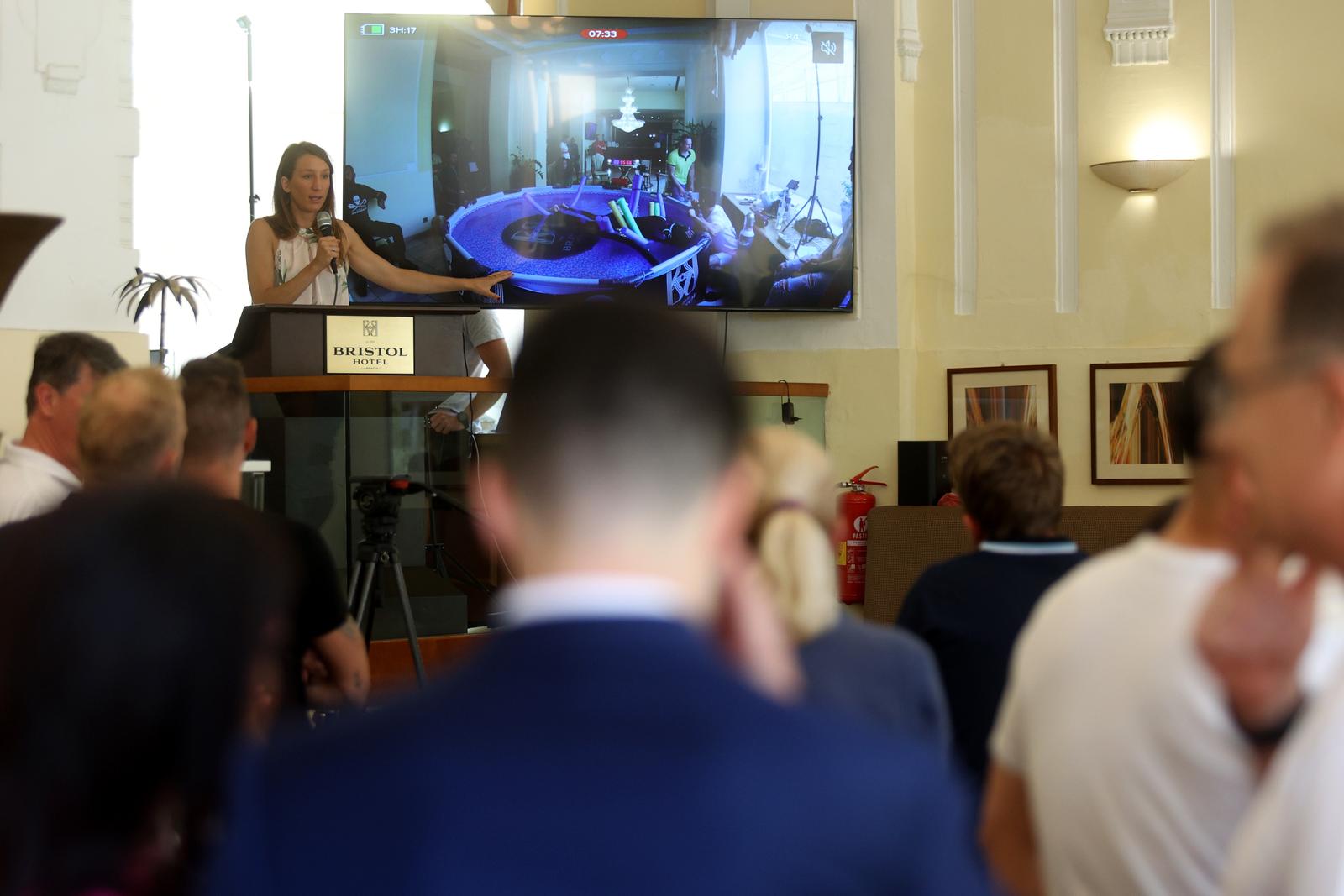 Rijeka: Svjetski rekord Vitomira Maričića, zadržao dah pod vodom 29 minuta i tri sekunde Rijeka: Svjetski rekord Vitomira Maričića, zadržao dah pod vodom 29 minuta i tri sekunde