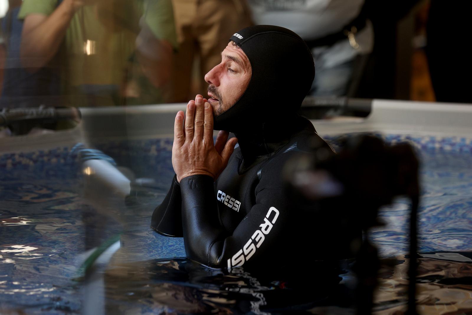 Rijeka: Svjetski rekord Vitomira Maričića, zadržao dah pod vodom 29 minuta i tri sekunde Rijeka: Svjetski rekord Vitomira Maričića, zadržao dah pod vodom 29 minuta i tri sekunde